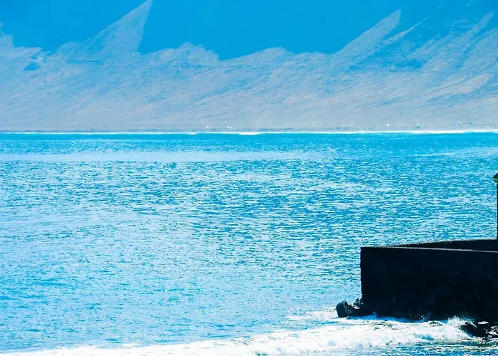 Arena Y El Mar